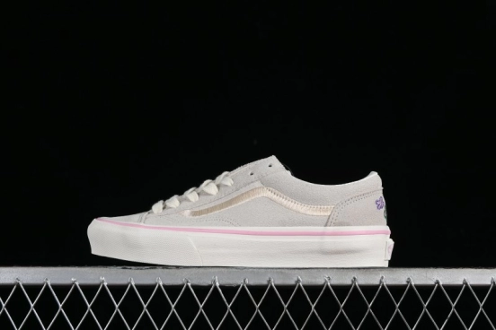Vans Style 36 Low-Top Skate Shoes with Embroidered Details in Cream - VN000CRPGRN