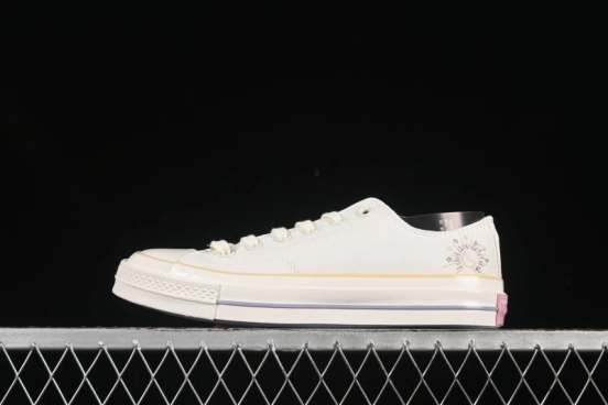 Converse Chuck 1970s Low Top Casual Sneakers with Moon Embroidery - A15750C