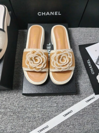2025 Slippers Chanel Beige White Crochet Flower LY00260