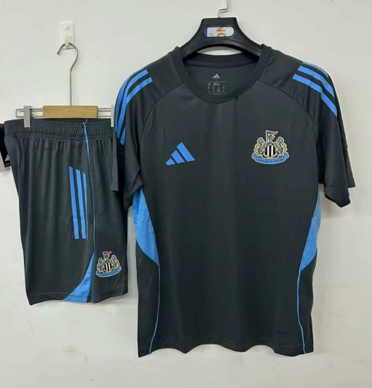 25/26 Newcastle United Pre-Match Training Jersey Grey+ Shorts